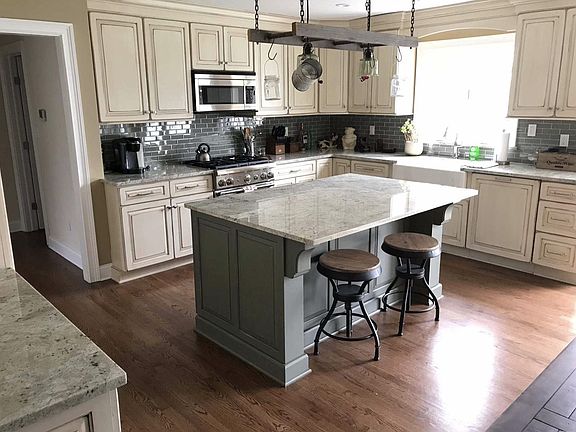 2nd image of 37 Kathleen Dr