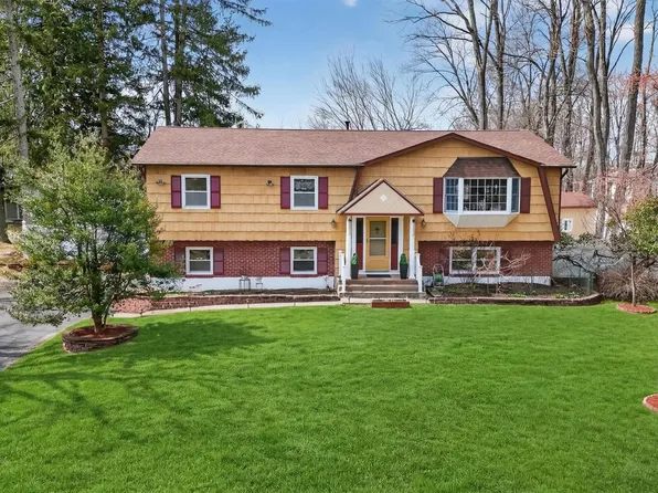 134 Ridge Road, Valley Cottage, NY 10989