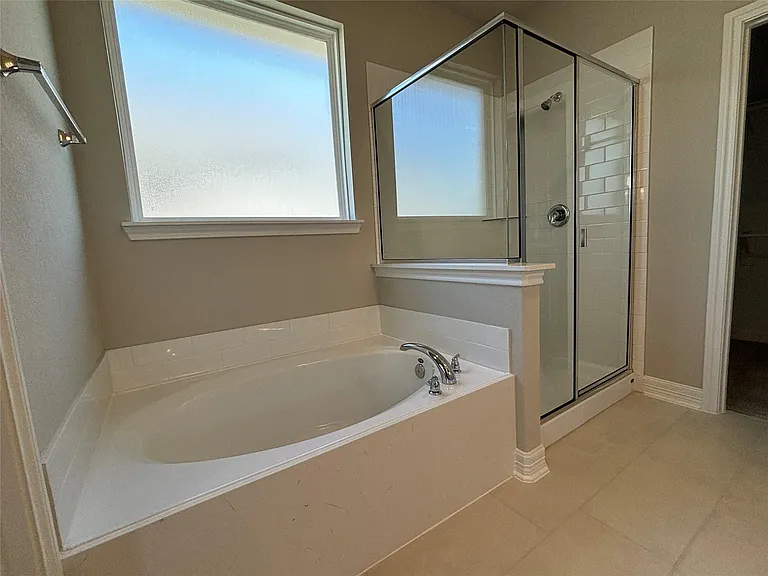 2913 Cliff Ridge Ln — Photo 18