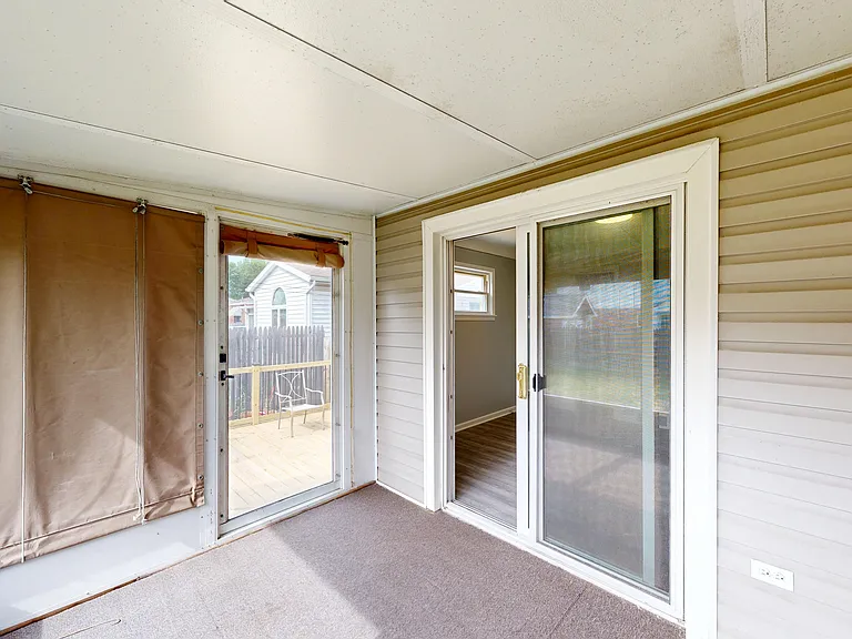 4637 Clover Ln — Photo 24