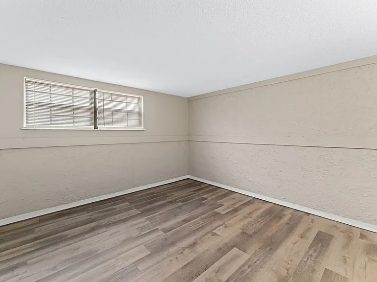 1100 SW Kingscross Rd — Photo 29