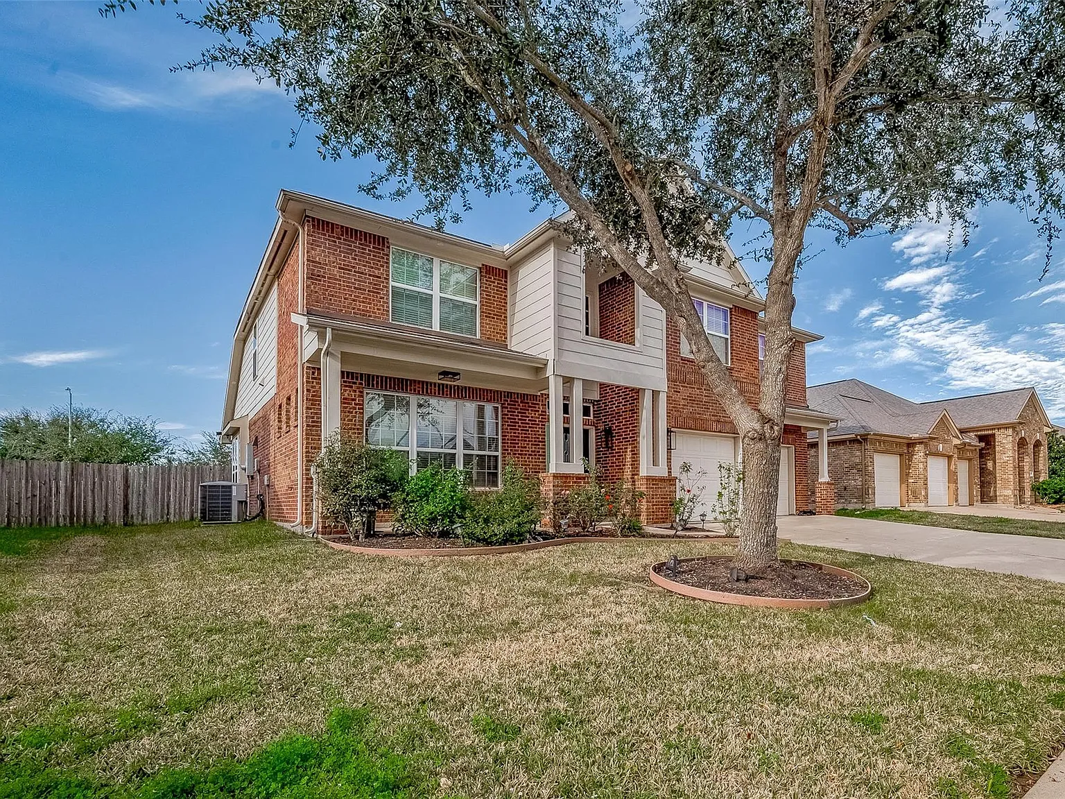 4 bed, 3.5 bath, 3057 sqft, $2,800 — Photo 2