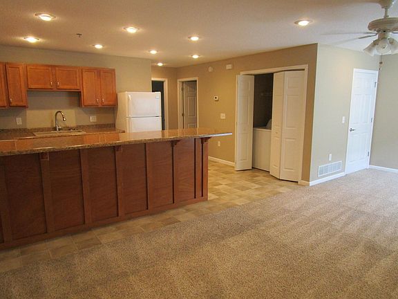 5th image of 411 S Franklin St APT 1