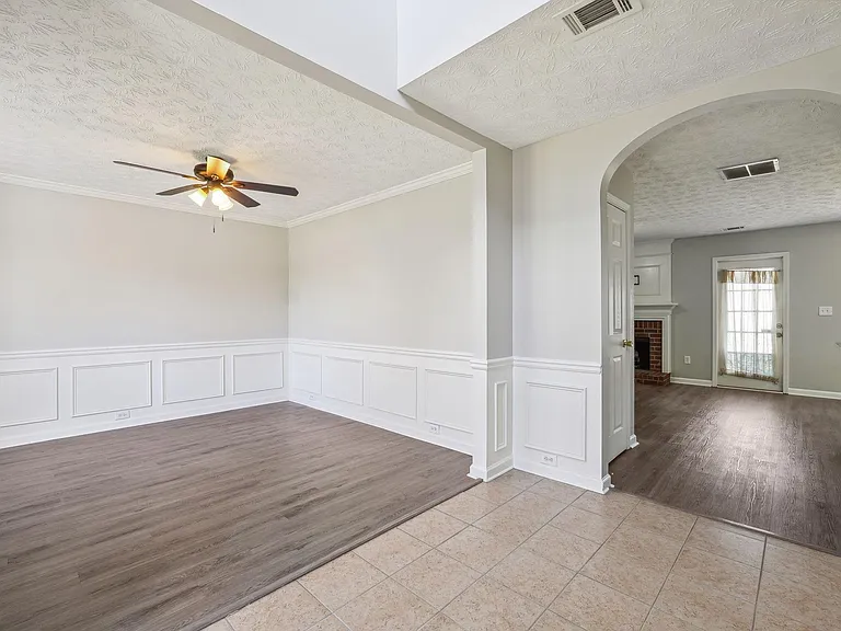 1345 Holleybrooke Dr — Photo 4