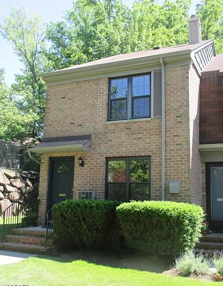 181 Long Hill Rd #K — Photo 1