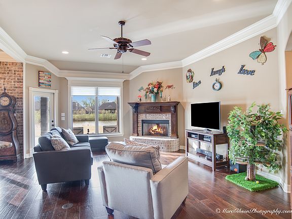 4th image of 230 Arrowhead Dr