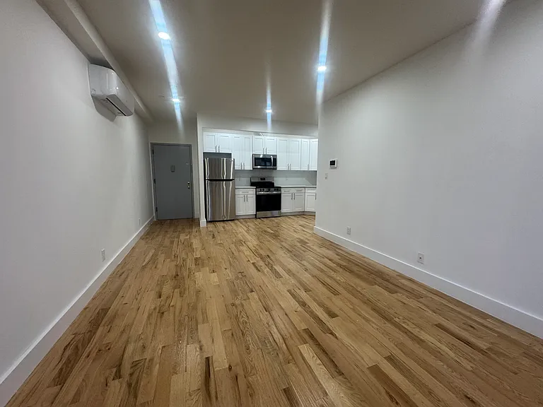 1052 Willoughby Ave #1F — Photo 7