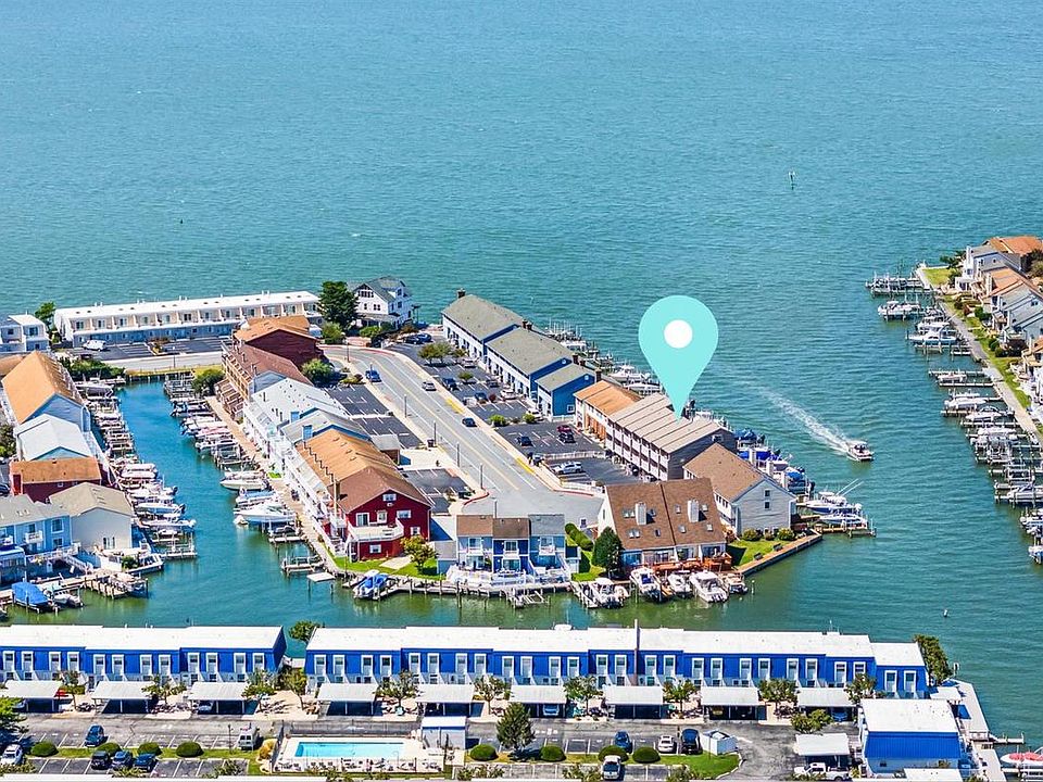 1st image of 608 Bayshore Ct Unit 3