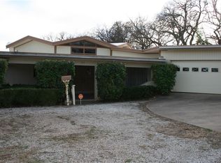 705 NW 10th St, Mineral Wells, TX 76067