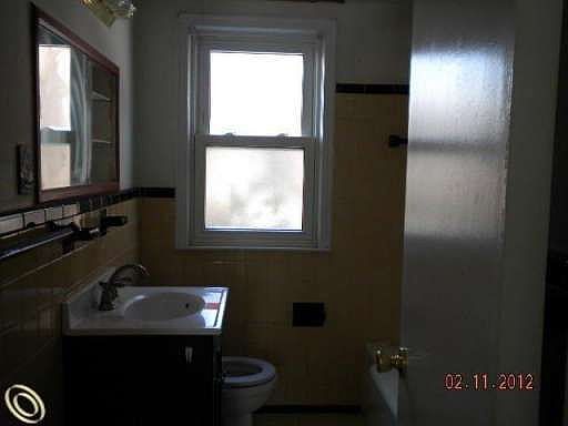 4th image of 12812 Argyle St