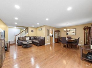 127 Tennyson Dr, Plainsboro, NJ