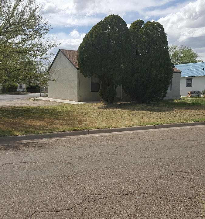 1st image of 912 S Avenue B