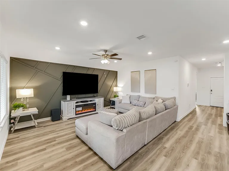 9515 Chelsea St — Photo 23