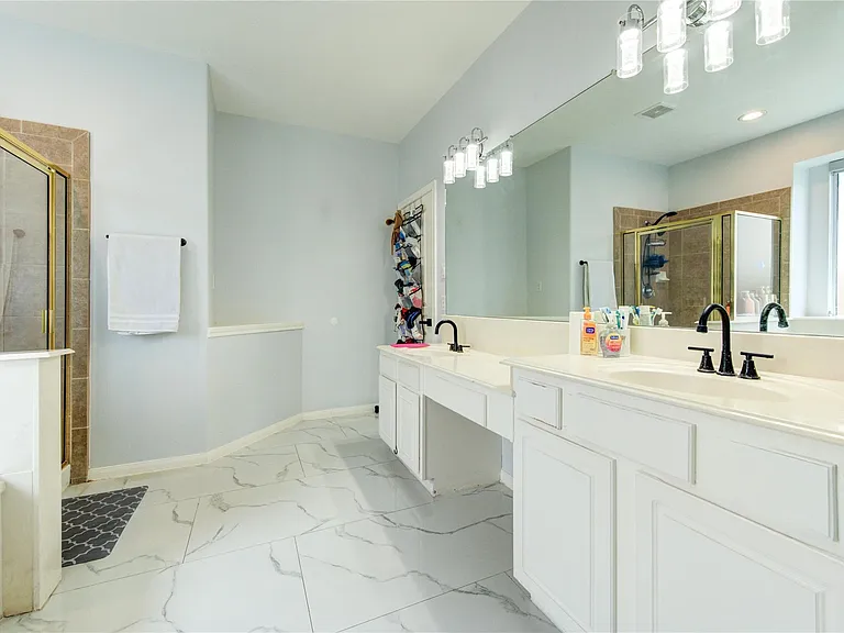 14311 Tasmania Ct — Photo 12