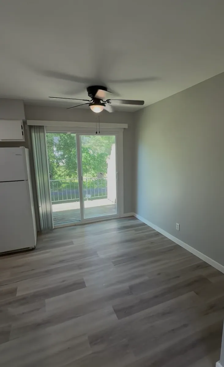 Building Photo - 325 W I St #C
