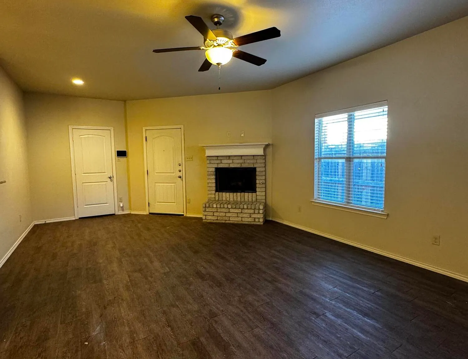 3 bed, 2.0 bath, 1500 sqft, $1,500 — Photo 3