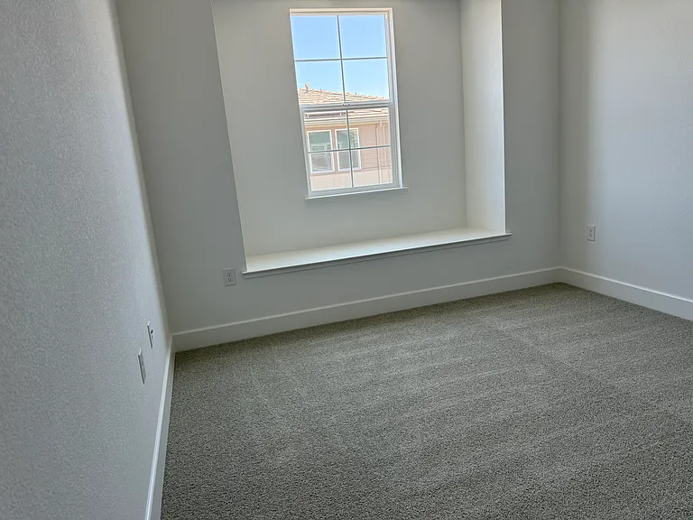 96 E Frost Dr — Photo 20
