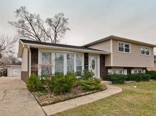 605 Cordial Dr, Des Plaines, IL 60018