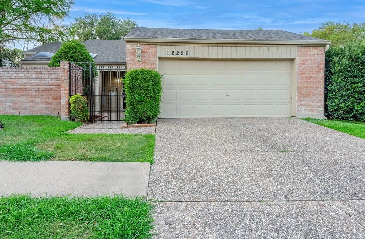 4 bed, 2.5 bath, 2448 sqft, $2,800 — Photo 4