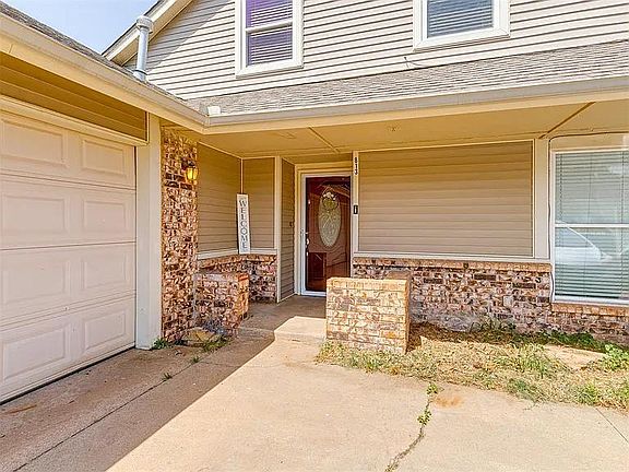 2nd image of 813 Lapwing Rd