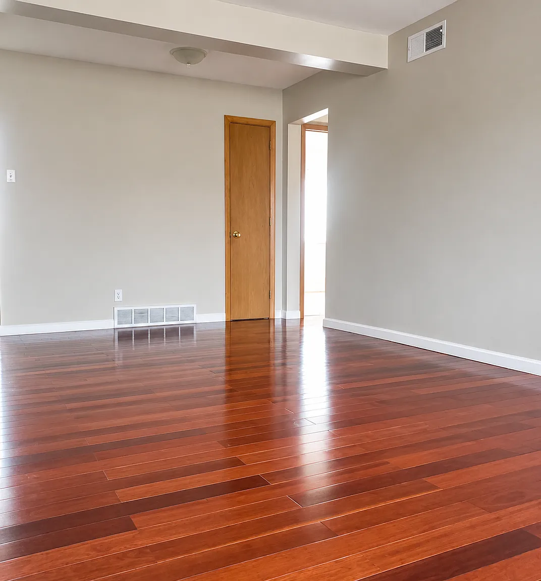 790 Thompson Dr — Photo 2