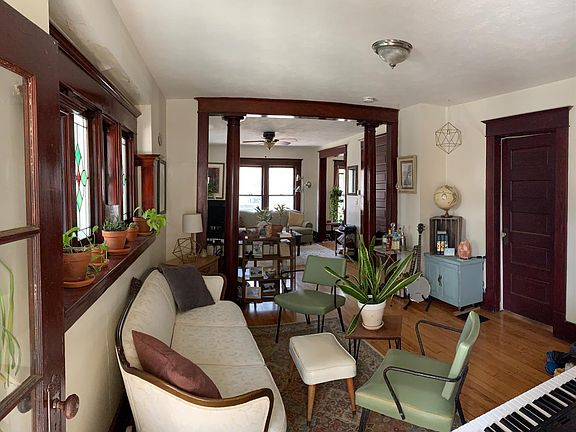 5th image of 218 Warren Ave SE
