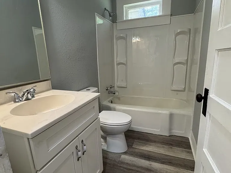 2320 Madeline St — Photo 5