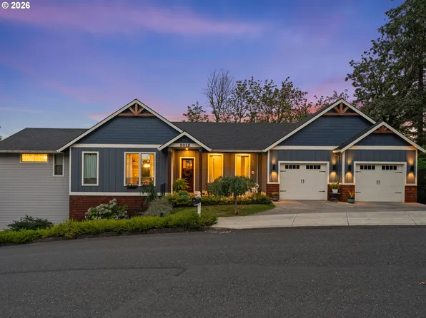 2012 NW Sierra Ln, Camas, WA 98607