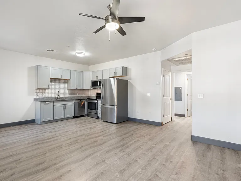 521 E Mission Ln N #LUXURY 1BD — Photo 8