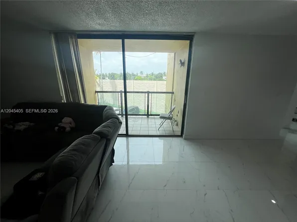 11750 SW 18th St APT 319-1, Miami, FL 33175
