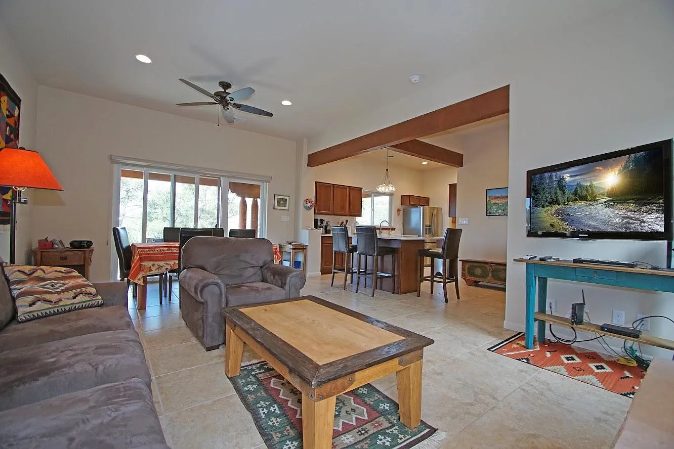 1 bed, 1000 sqft, $2,250 — Photo 1