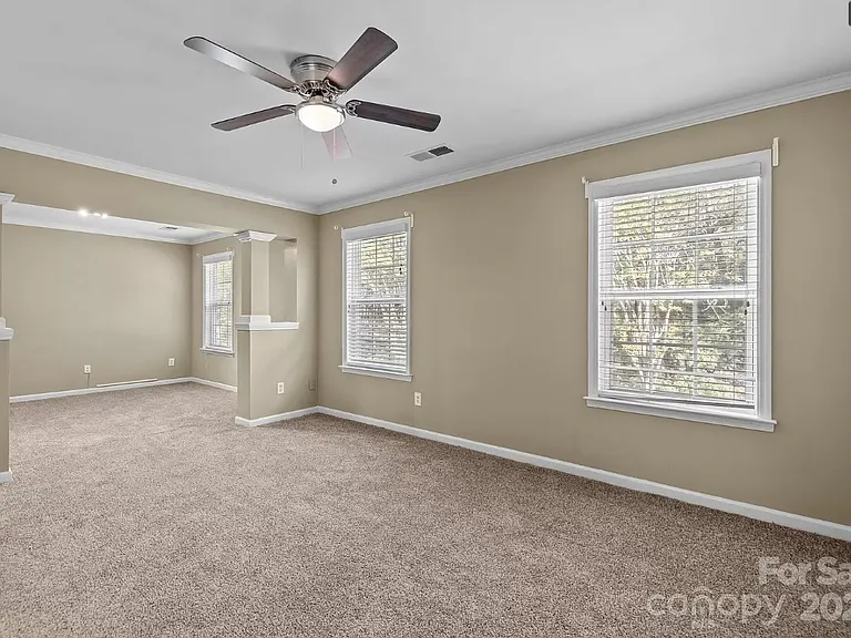 7607 Abigail Glen Dr — Photo 14
