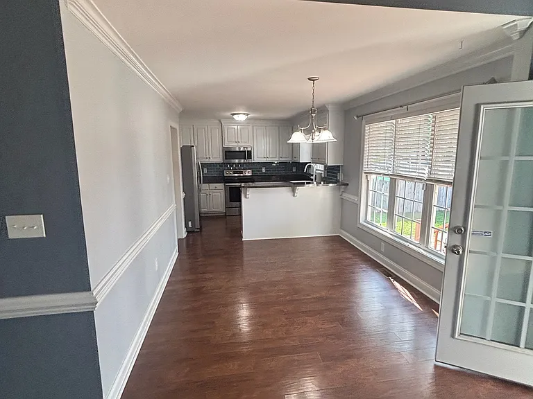 2037 Cherrytree Ln — Photo 5