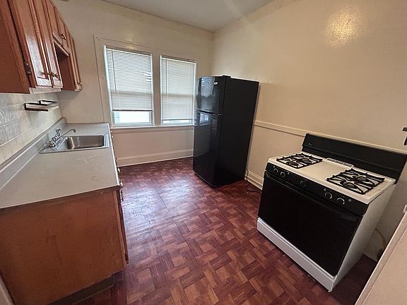 4th image of 3407 Altamont Ave #2