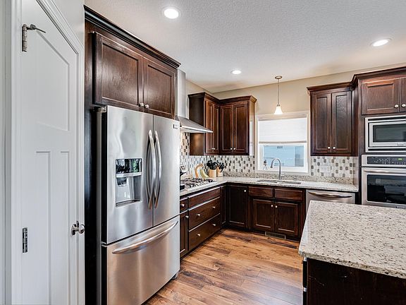 3rd image of 2094 Palm St