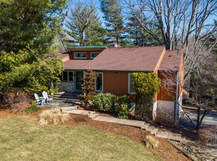 903 Briar Wood Ct, West Chester, PA 19380