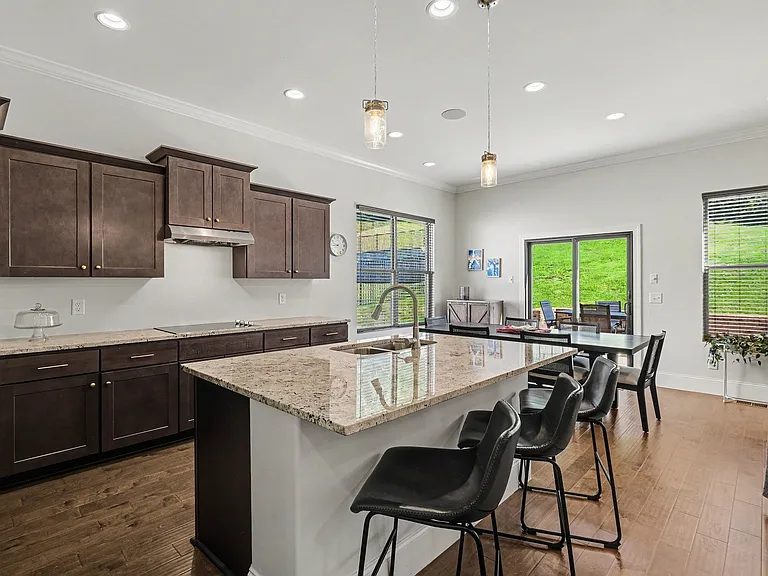7102 Big Oak Ln — Photo 11