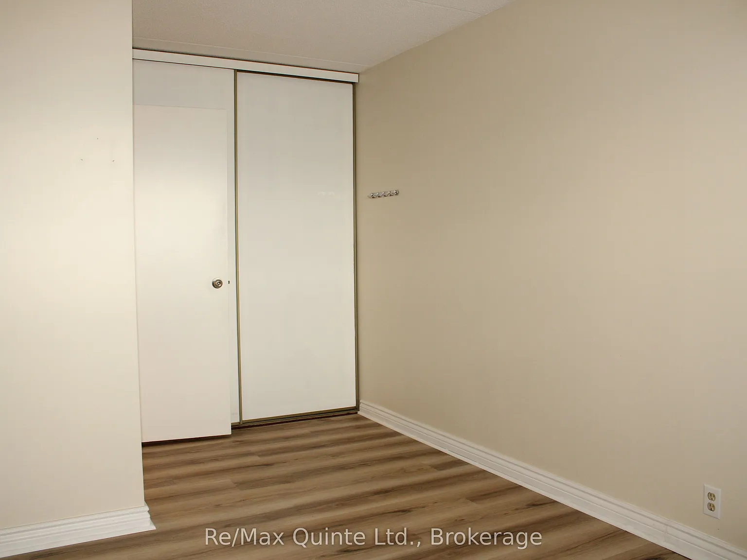 1 bed, $1,975 — Photo 4