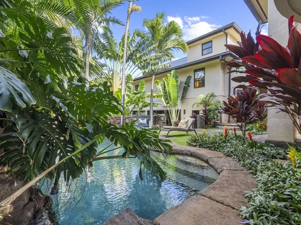 4017 Black Point Rd, Honolulu, HI 96816