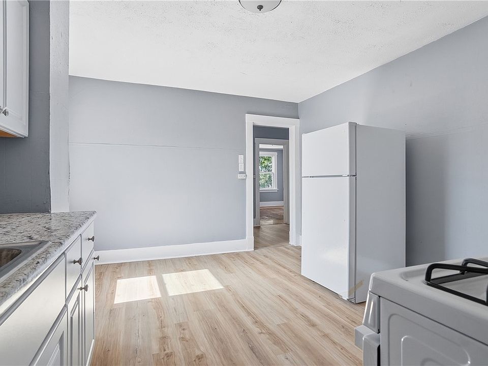 10th image of 3412 Gleason St