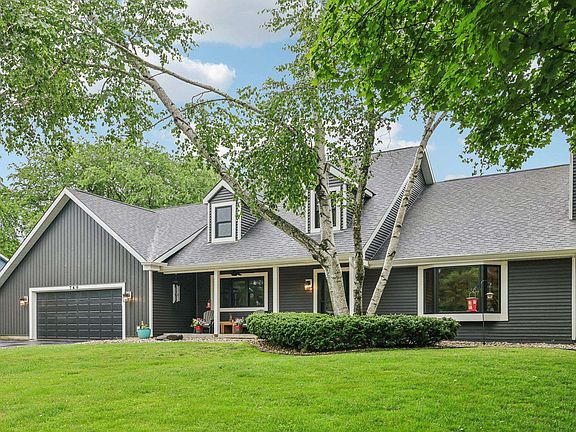 3rd image of 740 Glenwood Ct
