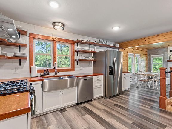 2nd image of 42259 Little Pine Rd