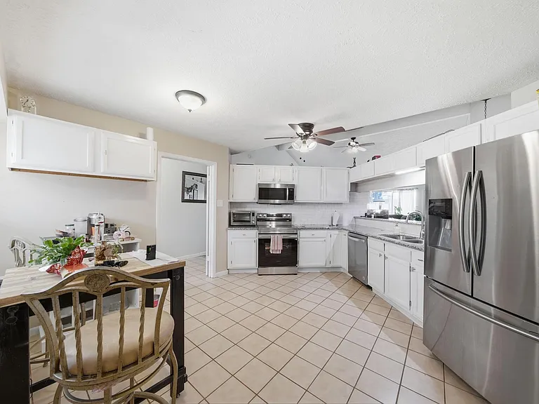 411 Forest Hills Dr — Photo 6