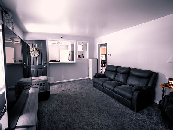4th image of 713 S Robins Ave E