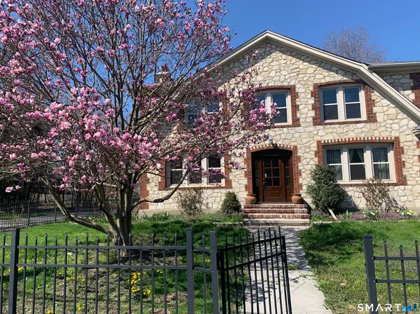18 Fleetwood Ave, Bethel, CT 06801