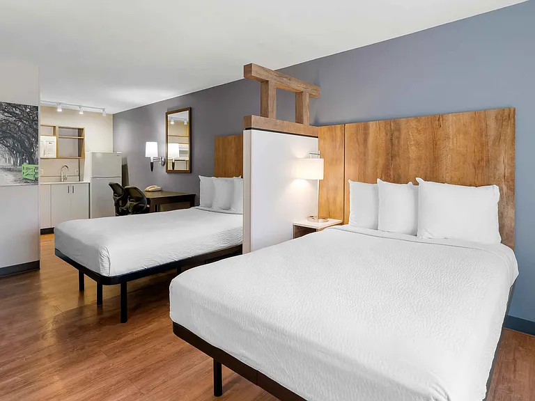 Studio Suite - 2 Full Beds