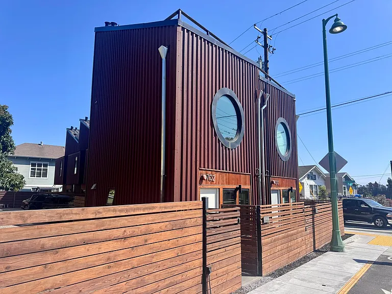 700 Fruitvale Ave — Photo 16