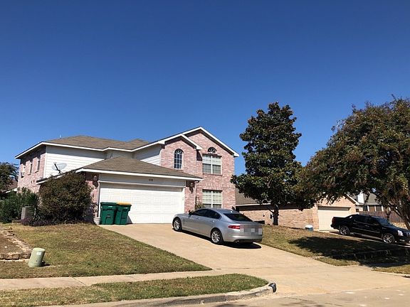 3rd image of 1080 Cove Hollow Dr