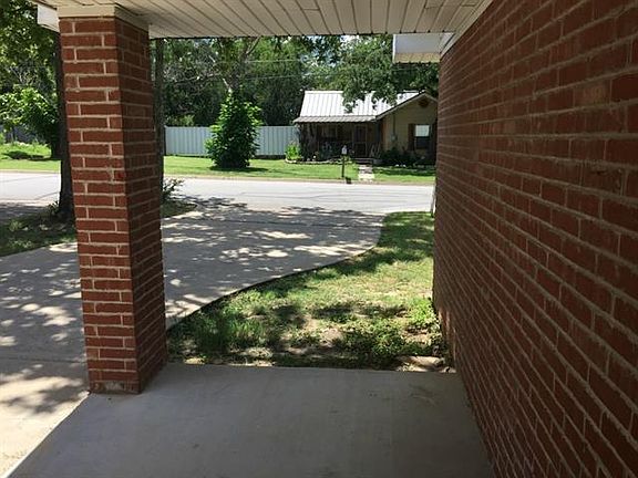 2nd image of 3216 Chippewa Trl