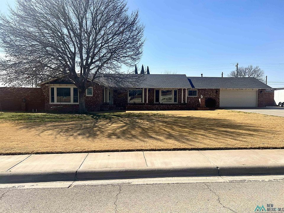 1st image of 2403 W Loma Dr